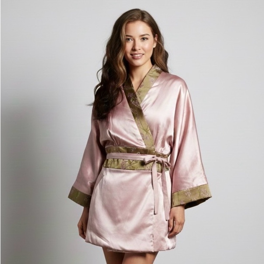 Asian-Inspired Pink Quilted Wrap Short Silk Robe - M/L